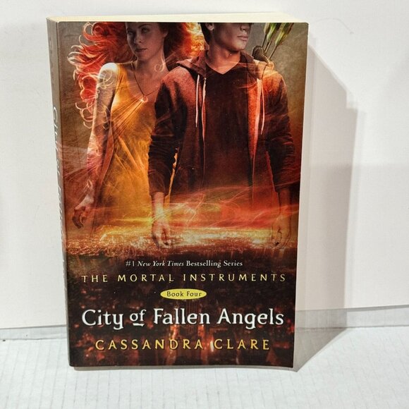 City of Fallen Angels book - Picture 1 of 3